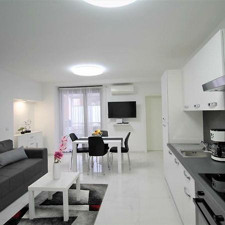 Arbel Apartments โปเรช ภายนอก รูปภาพ
