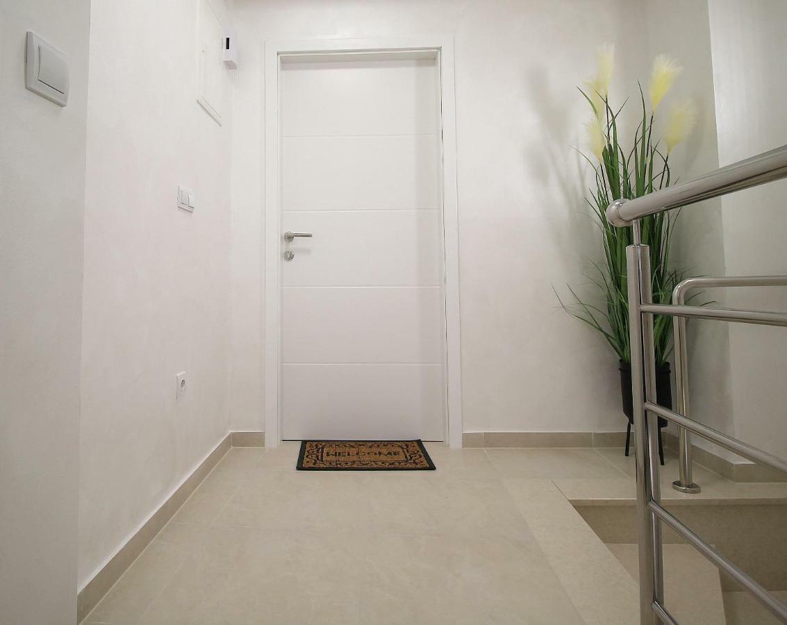 Arbel Apartments โปเรช ภายนอก รูปภาพ