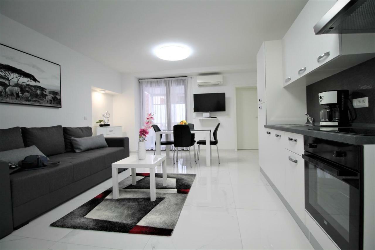 Arbel Apartments โปเรช ภายนอก รูปภาพ