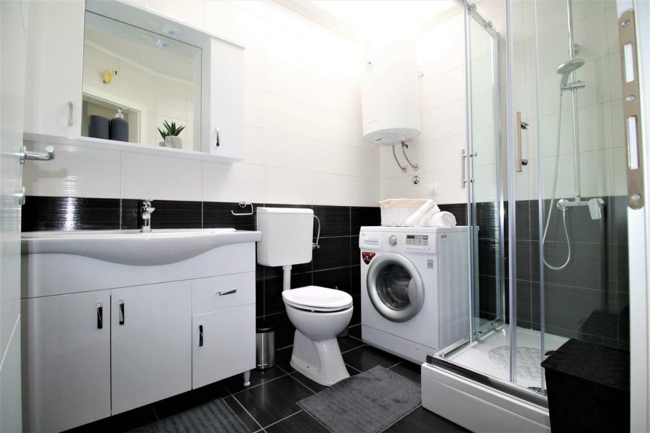 Arbel Apartments โปเรช ภายนอก รูปภาพ