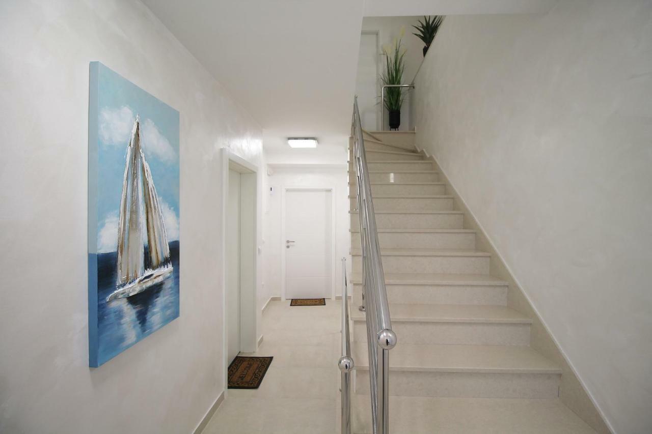 Arbel Apartments โปเรช ภายนอก รูปภาพ