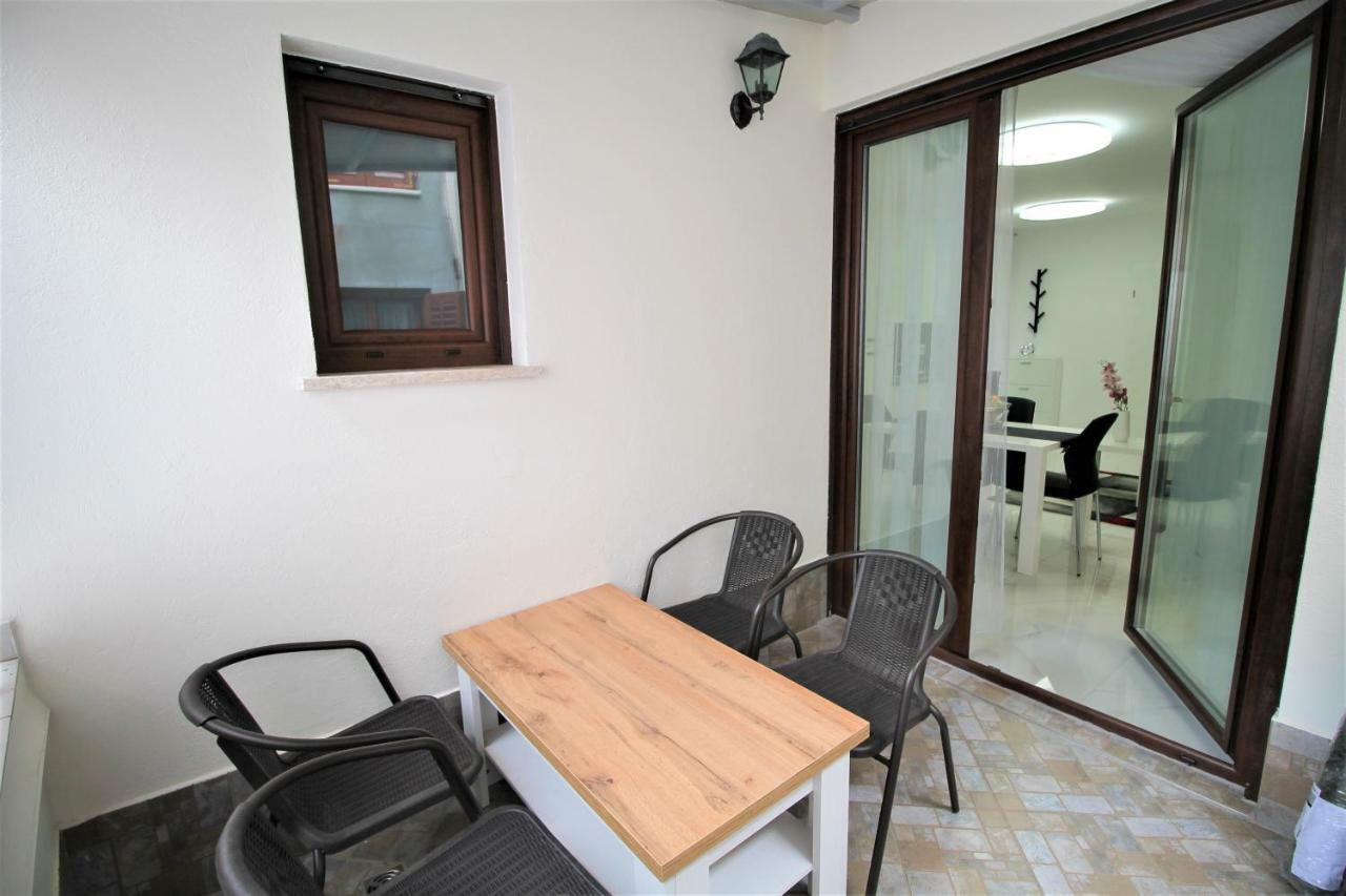 Arbel Apartments โปเรช ภายนอก รูปภาพ