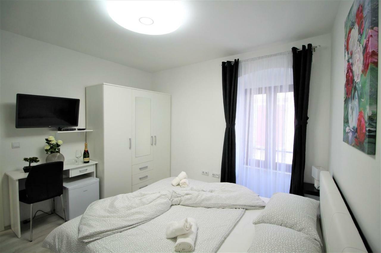 Arbel Apartments โปเรช ภายนอก รูปภาพ